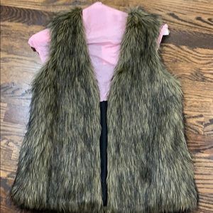 Fur vest size small brown/black